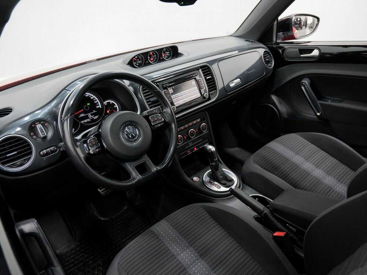 Volkswagen Beetle с пробегом — 2014 год. Фото: #11