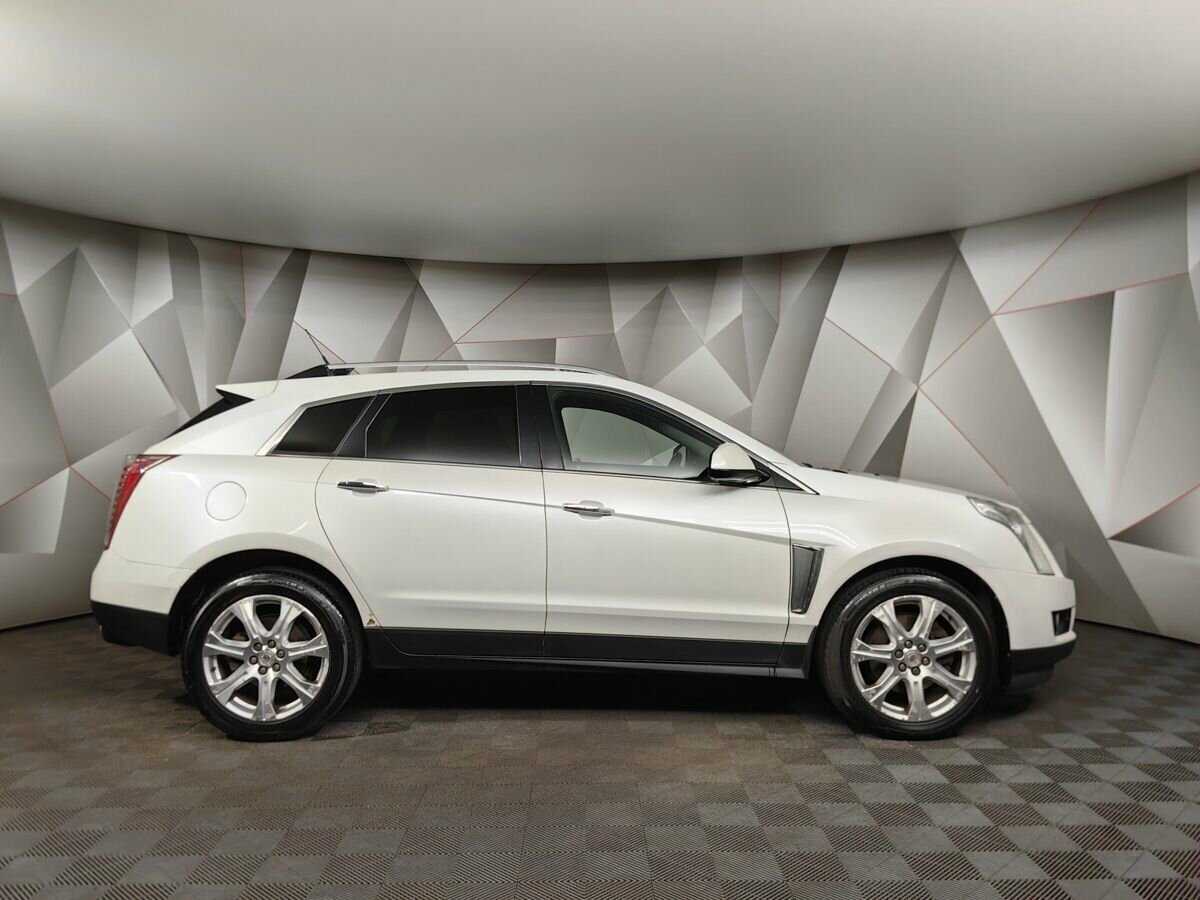 Cadillac SRX с пробегом — 2014 год. Фото: #5