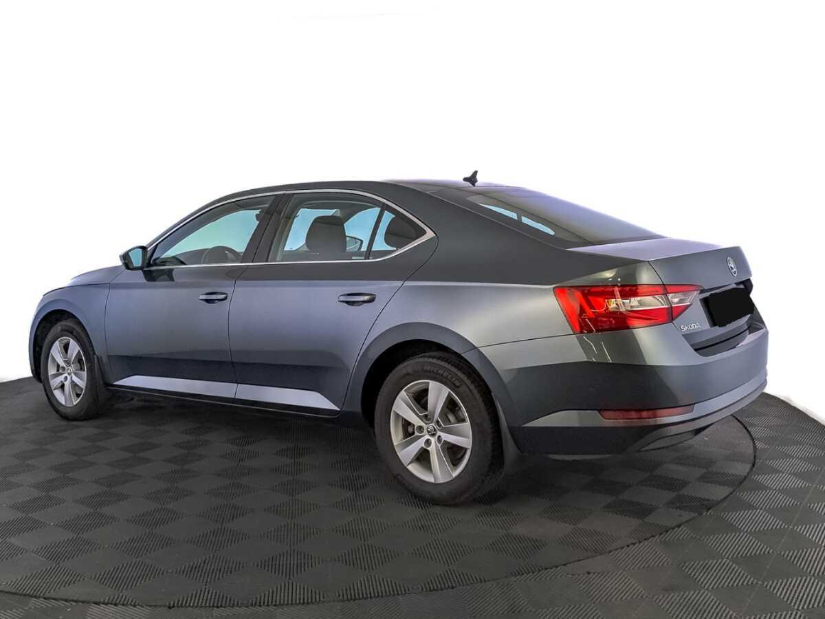 Skoda Superb с пробегом — 2019 год. Фото: #6