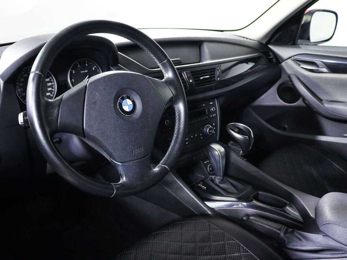 BMW X1 с пробегом — 2011 год. Фото: #11