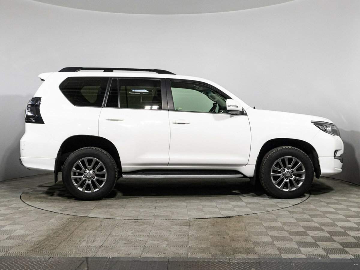 Toyota Land Cruiser Prado с пробегом — 2019 год. Фото: #3