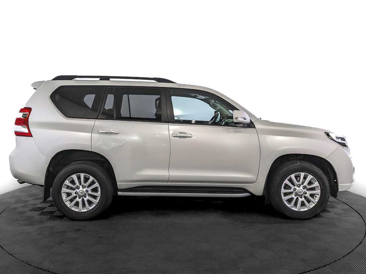 Toyota Land Cruiser Prado с пробегом — 2017 год. Фото: #3
