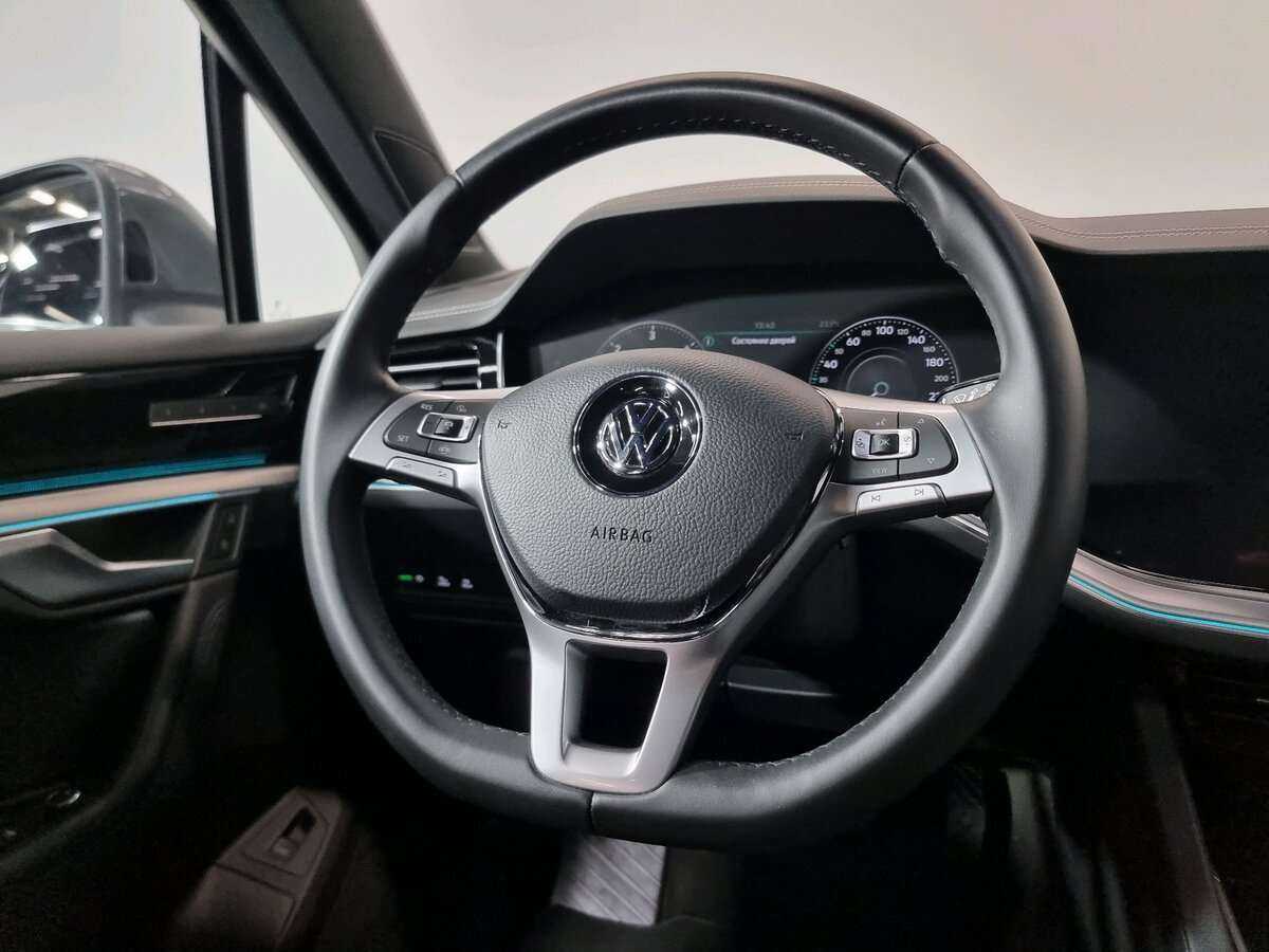 Volkswagen Touareg с пробегом — 2020 год. Фото: #17