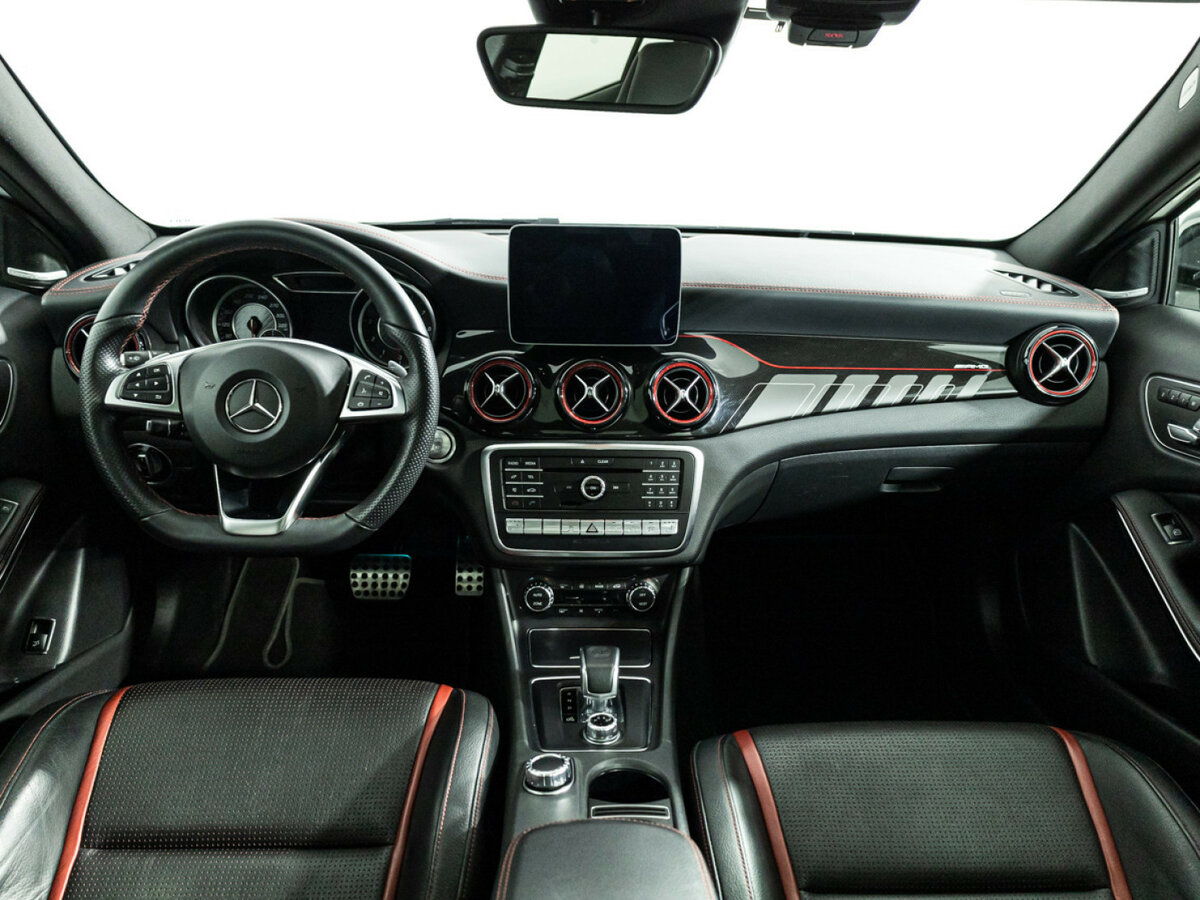 Mercedes-Benz GLA AMG с пробегом — 2019 год. Фото: #12