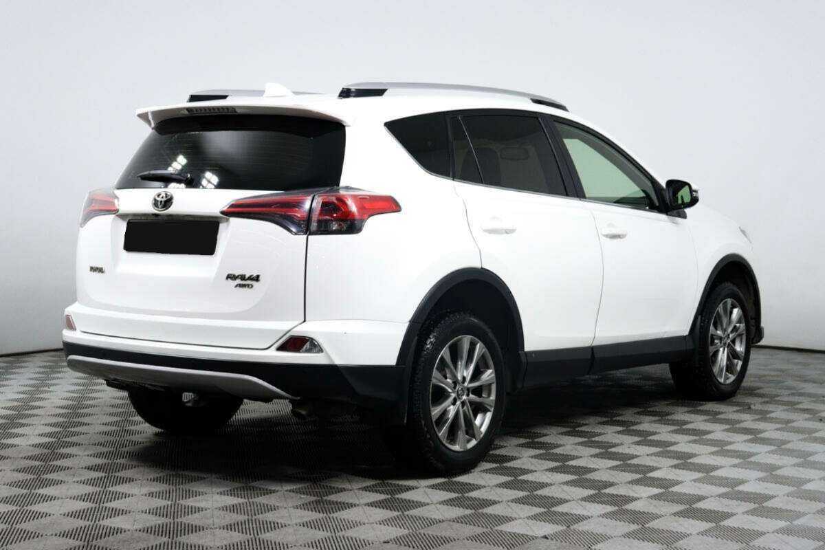 Toyota RAV4 с пробегом — 2016 год. Фото: #4