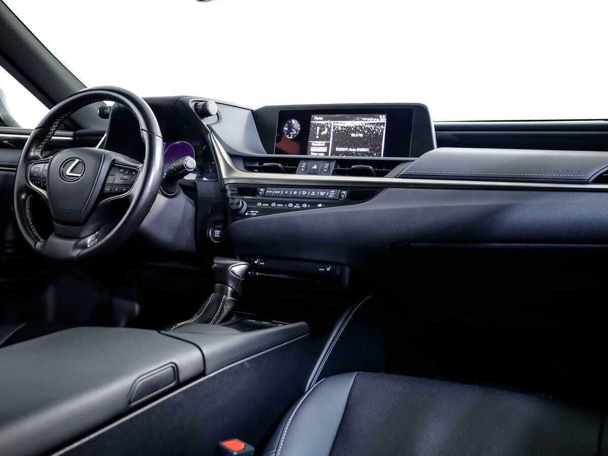 Lexus ES с пробегом — 2018 год. Фото: #7