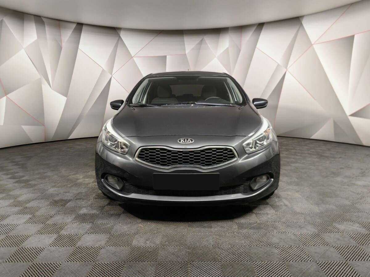 Kia Ceed с пробегом — 2014 год. Фото: #6
