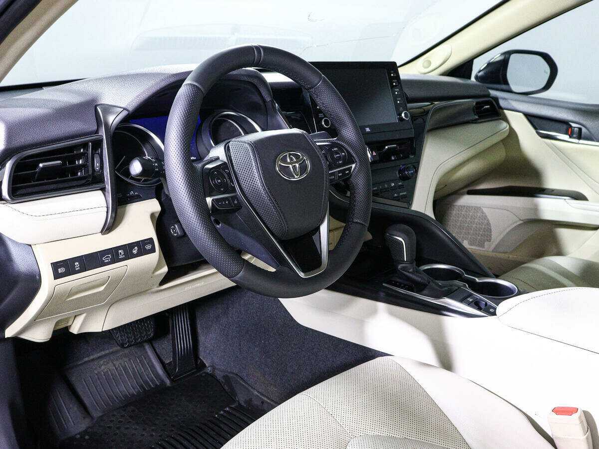 Toyota Camry с пробегом — 2021 год. Фото: #11