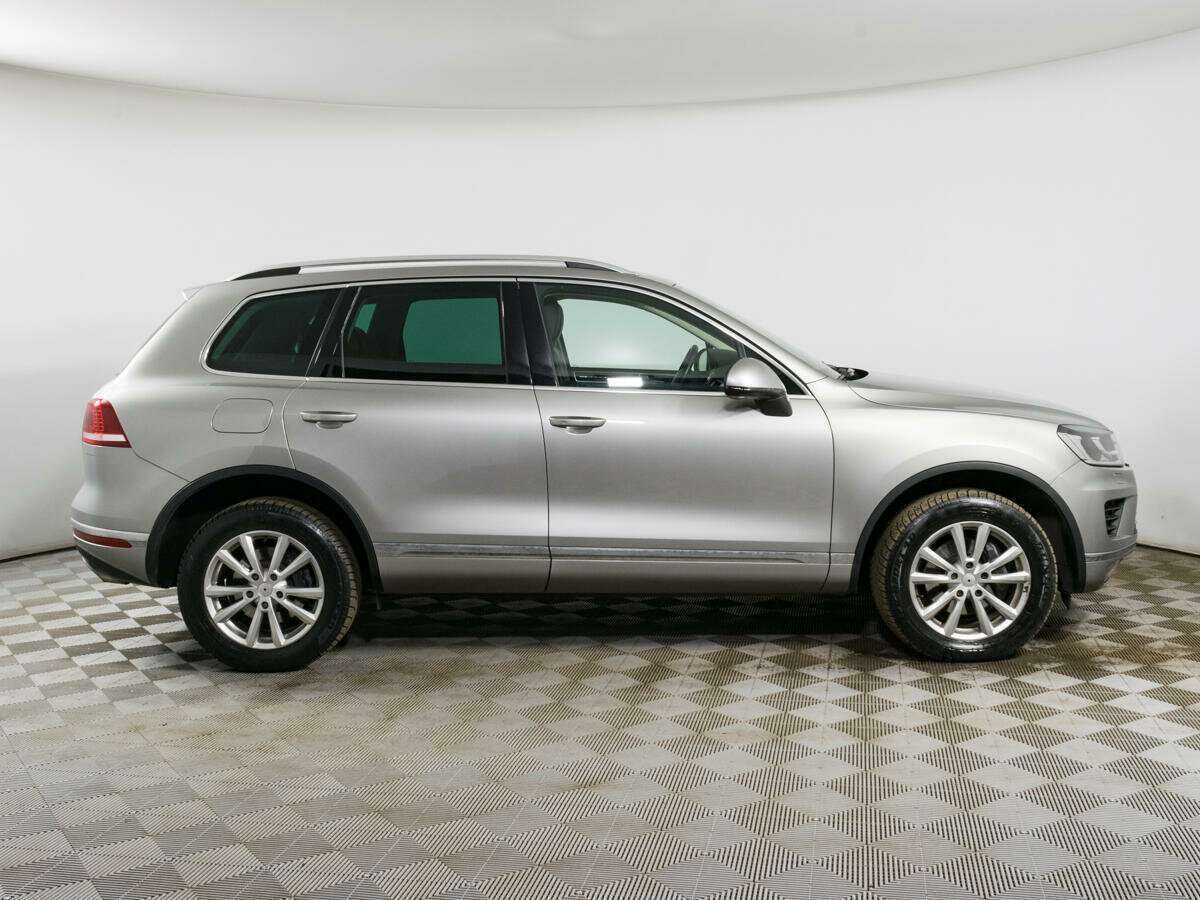 Volkswagen Touareg с пробегом — 2015 год. Фото: #3