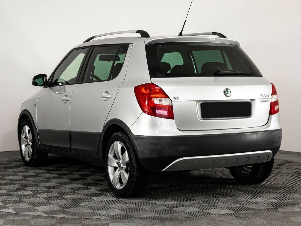 Skoda Fabia с пробегом — 2011 год. Фото: #5