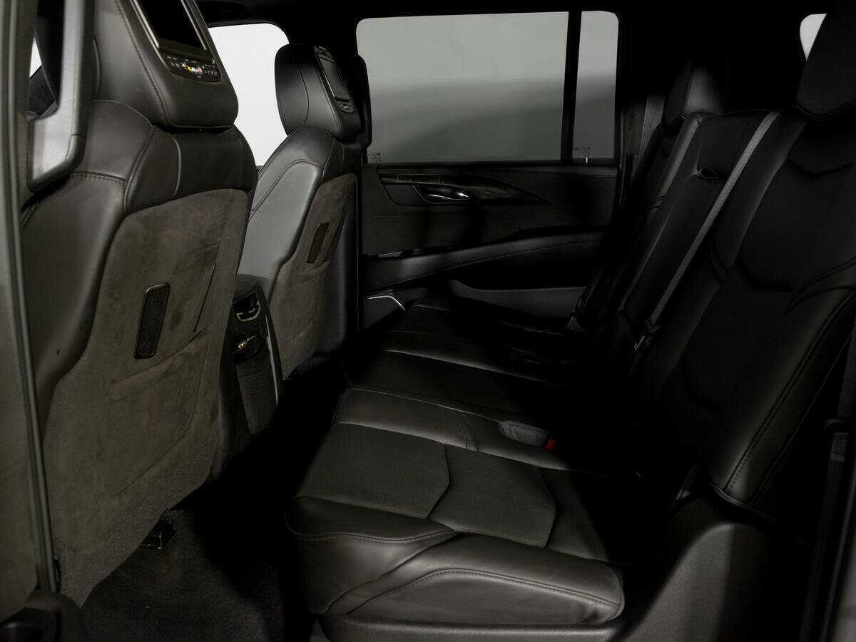 Cadillac Escalade с пробегом — 2015 год. Фото: #8