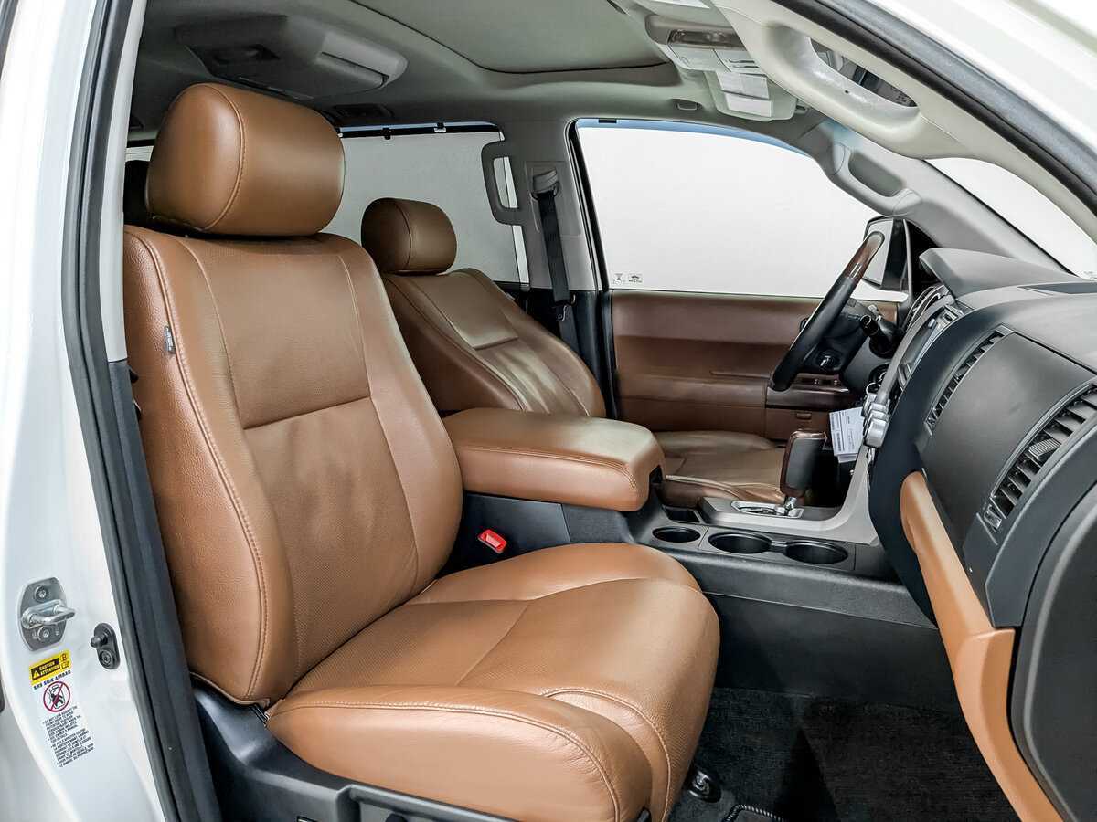 Toyota Sequoia с пробегом — 2013 год. Фото: #23