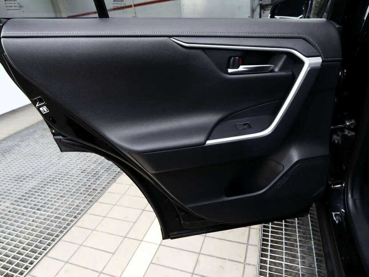 Toyota RAV4 с пробегом — 2019 год. Фото: #15