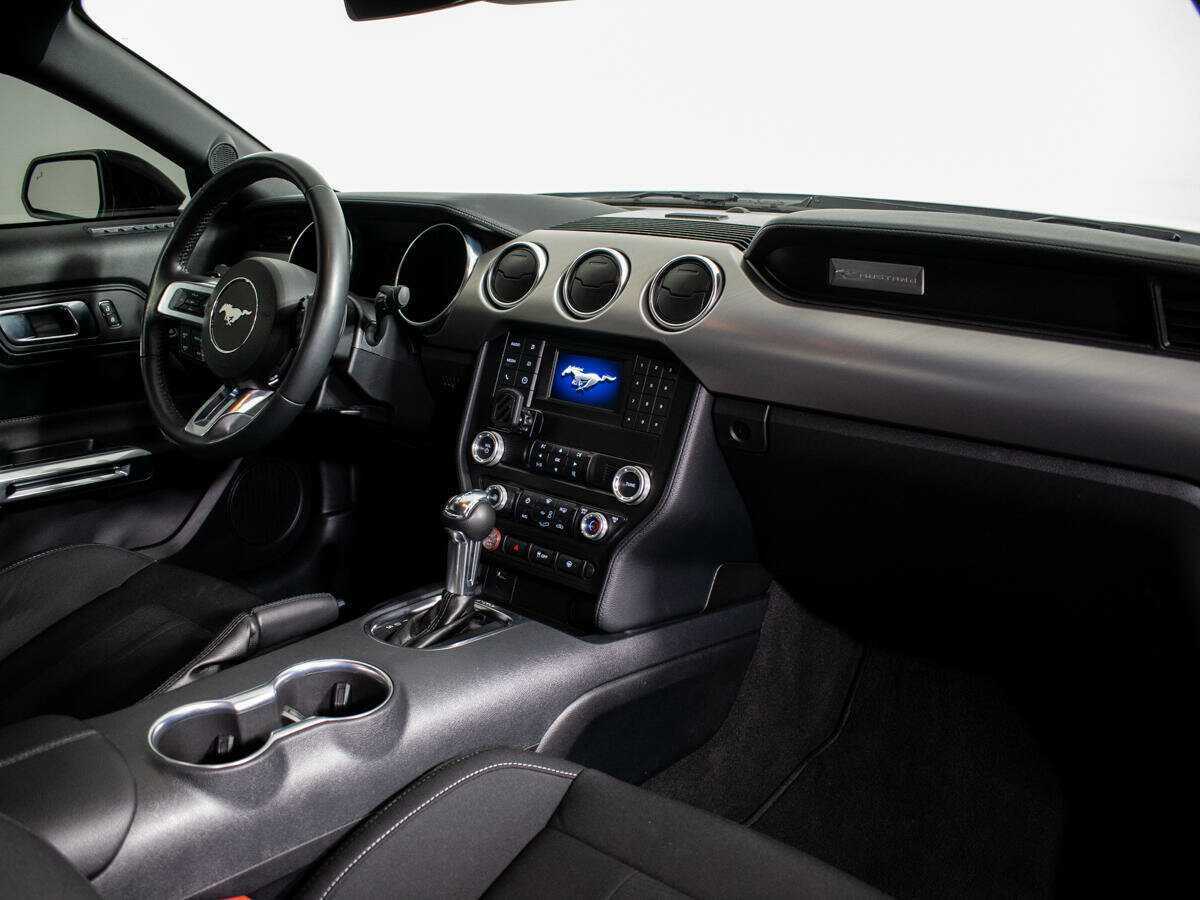 Ford Mustang с пробегом — 2022 год. Фото: #8