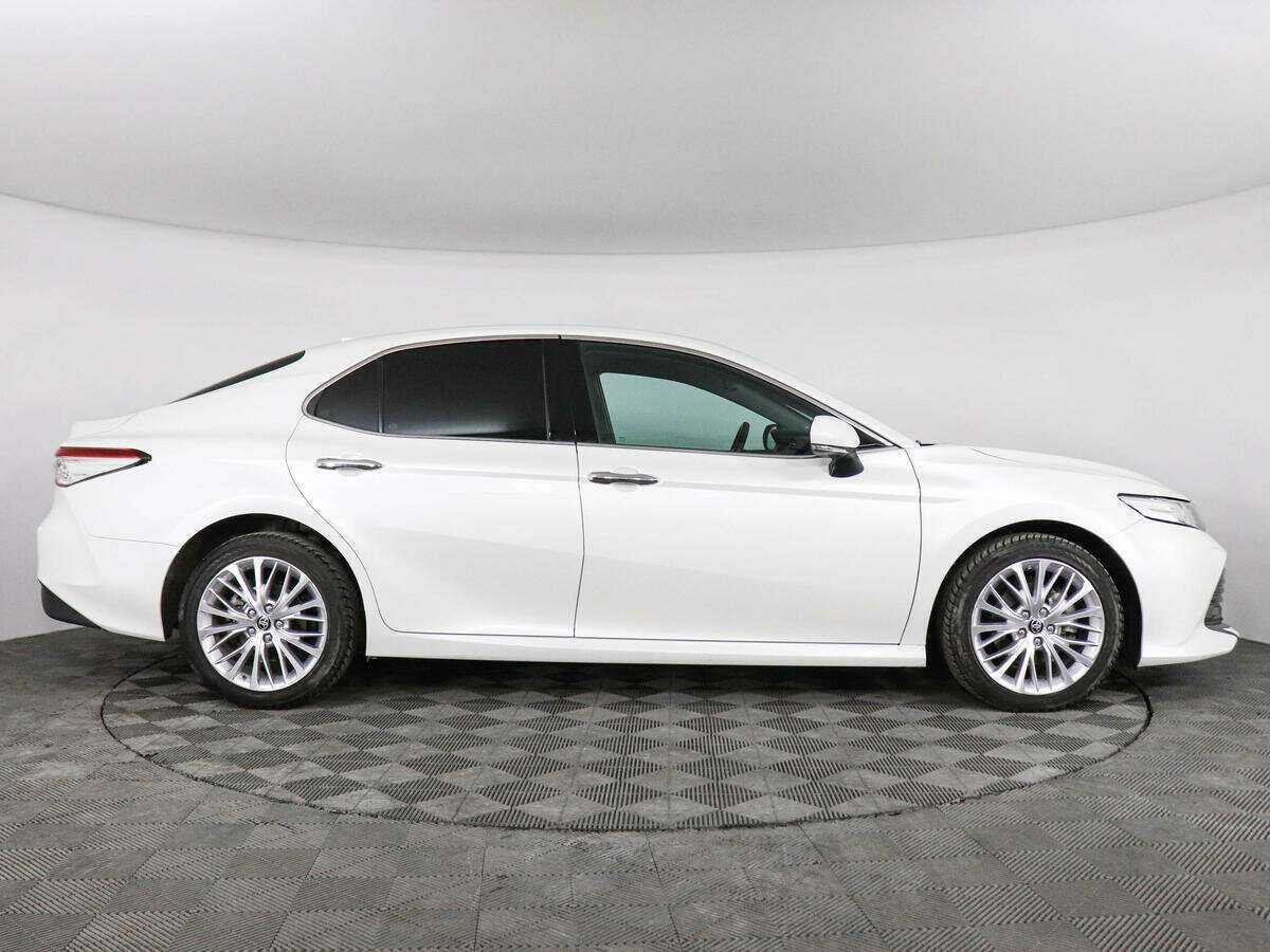 Toyota Camry с пробегом — 2020 год. Фото: #3