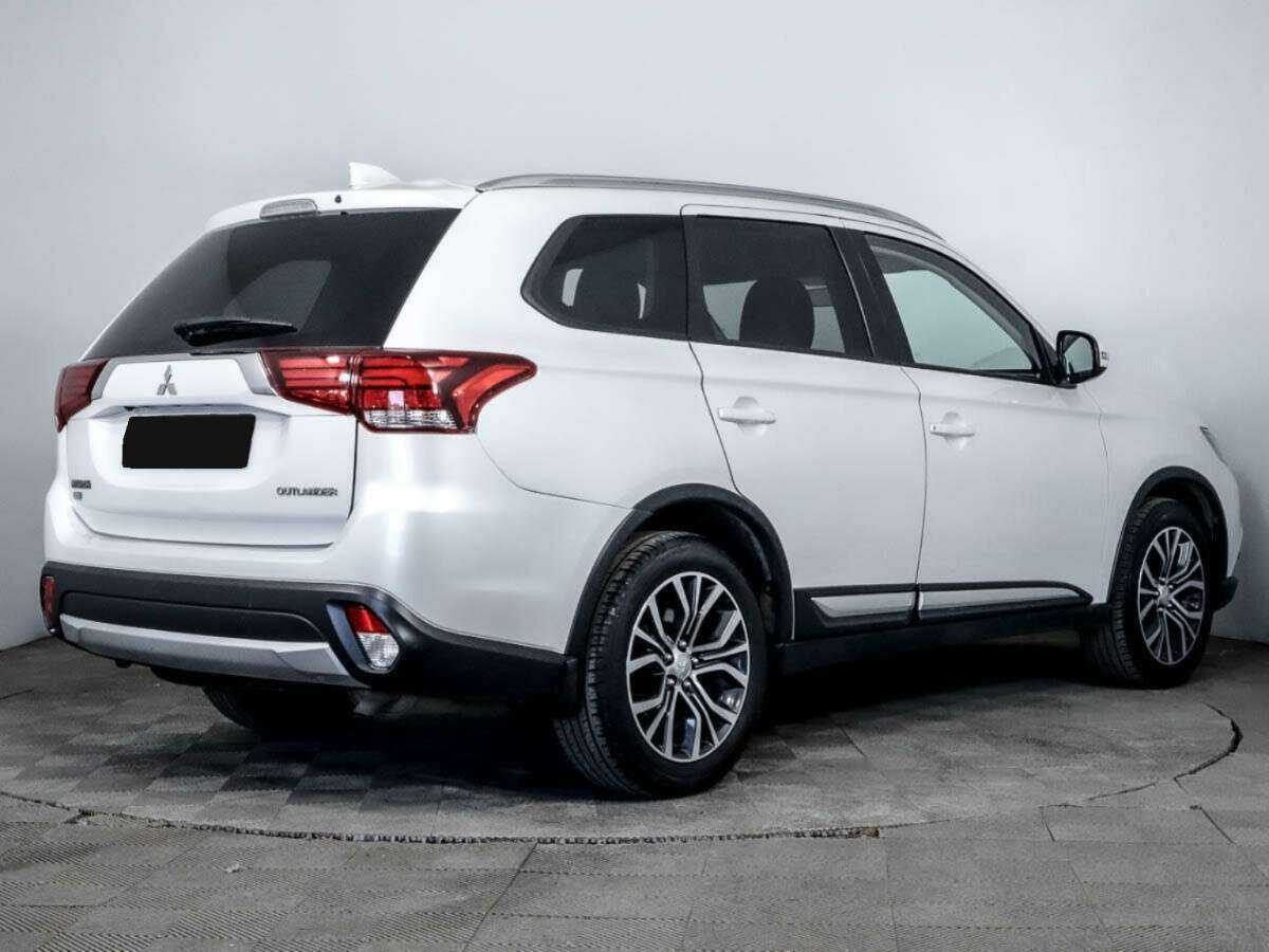 Mitsubishi Outlander с пробегом — 2018 год. Фото: #3