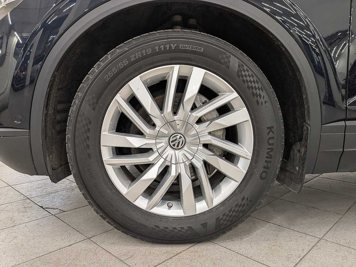 Volkswagen Touareg с пробегом — 2018 год. Фото: #11