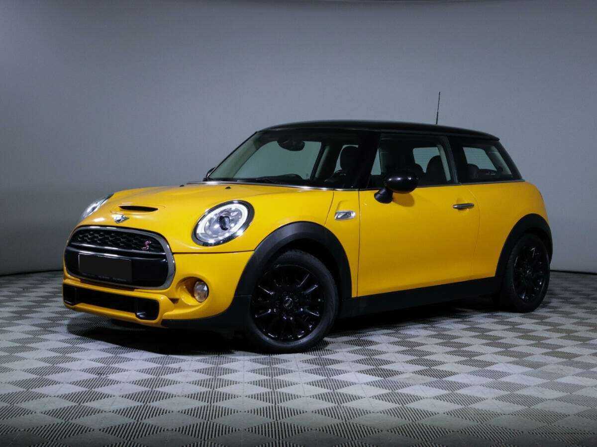 Mini Hatch с пробегом — 2016 год. Посмотреть фото