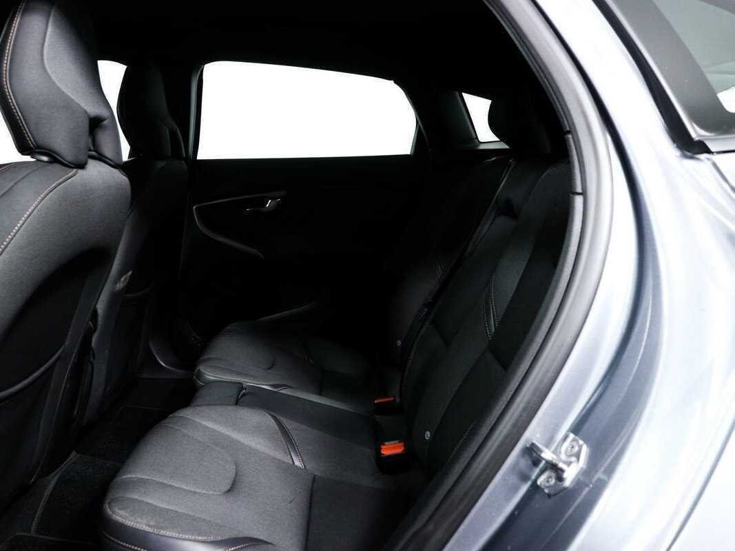 Volvo V40 Cross Country с пробегом — 2017 год. Фото: #11