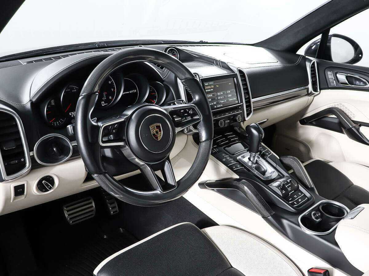 Porsche Cayenne с пробегом — 2015 год. Фото: #14