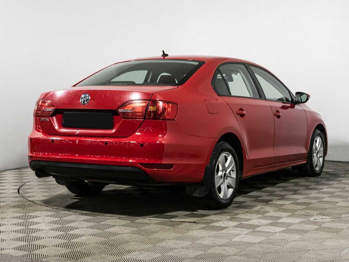 Volkswagen Jetta с пробегом — 2012 год. Фото: #4