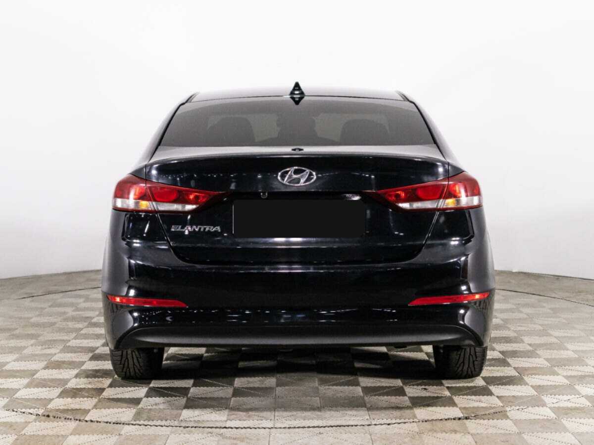 Hyundai Elantra с пробегом — 2017 год. Фото: #5