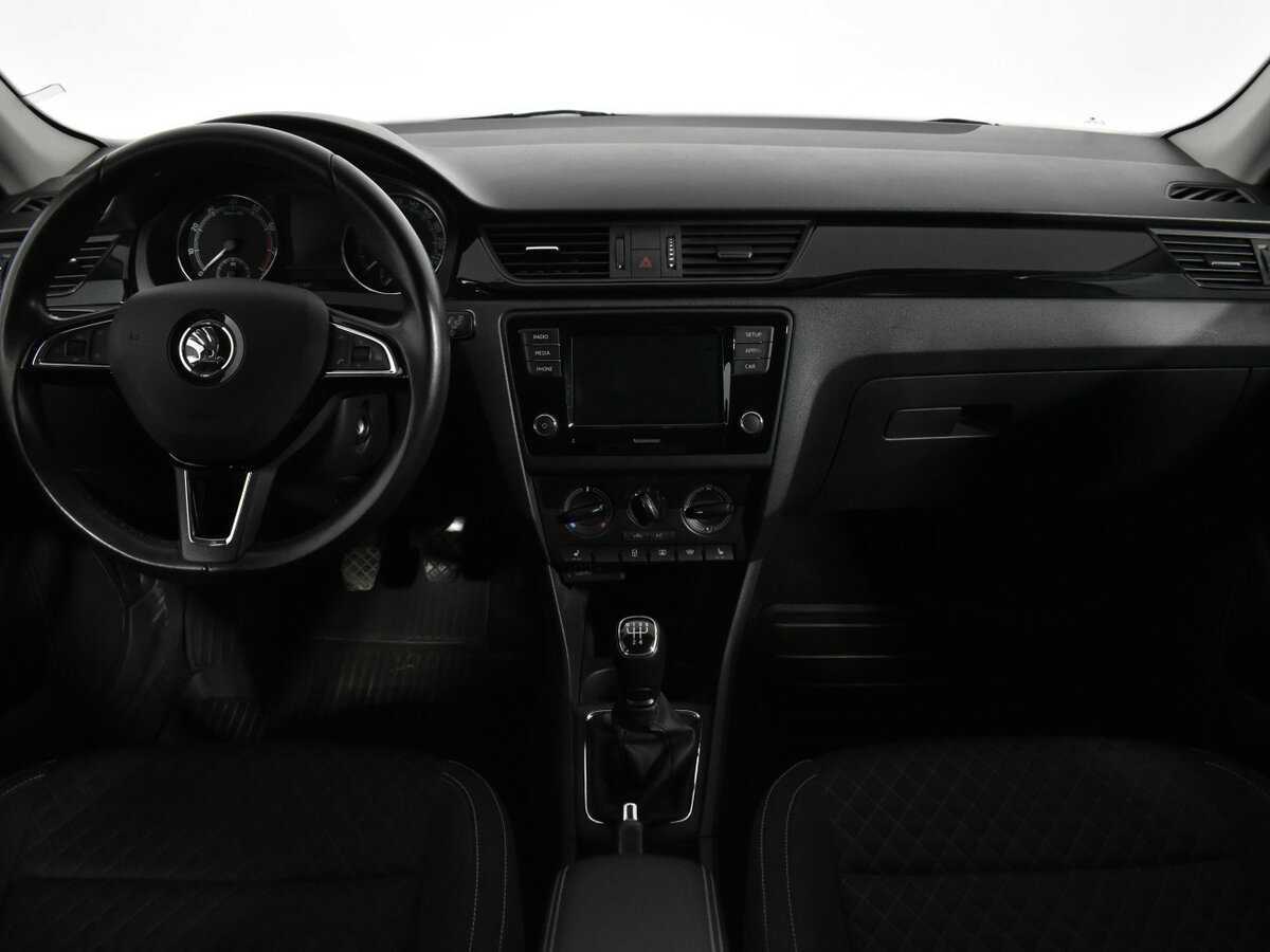 Skoda Rapid с пробегом — 2018 год. Фото: #10