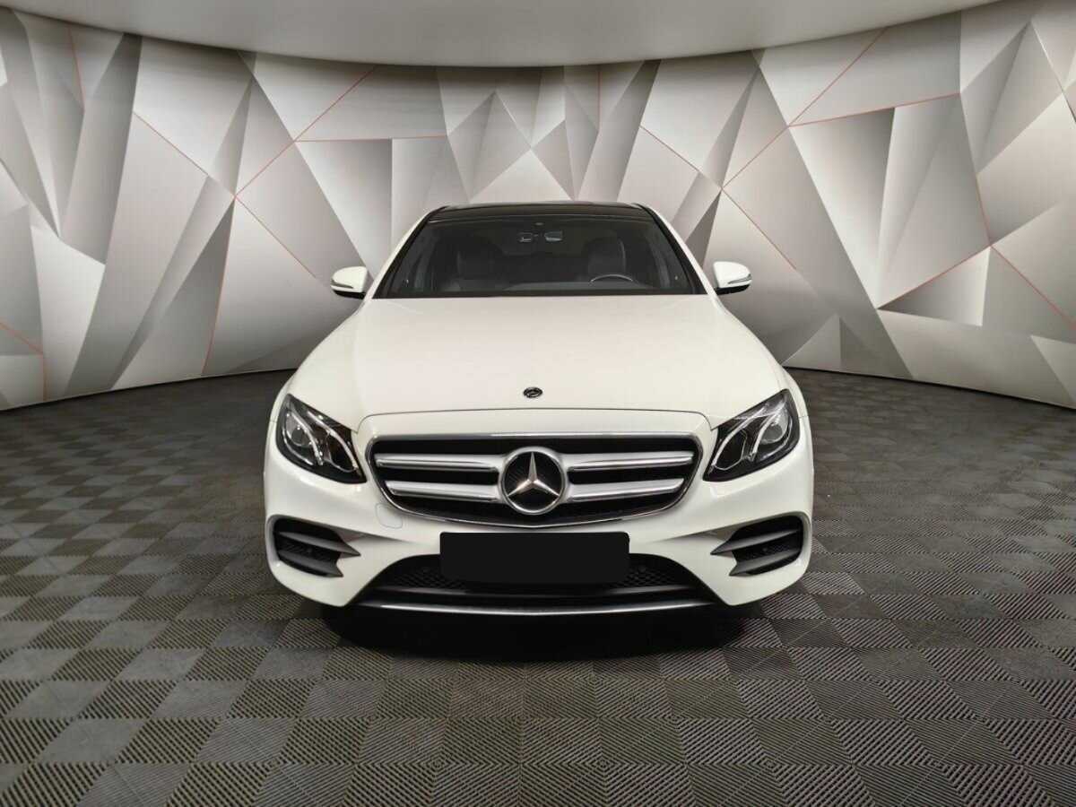 Mercedes-Benz E-Класс с пробегом — 2019 год. Фото: #6
