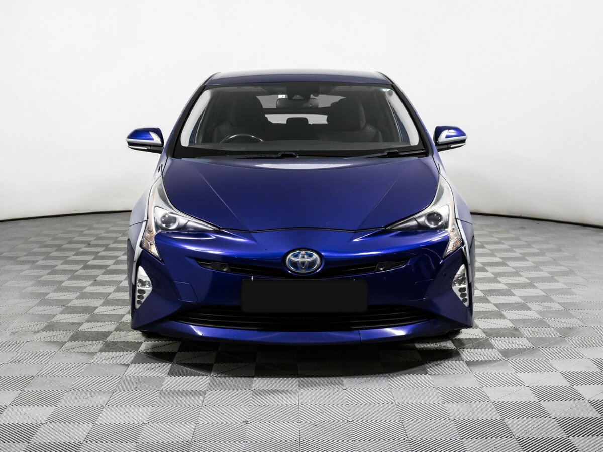 Toyota Prius с пробегом — 2016 год. Фото: #1