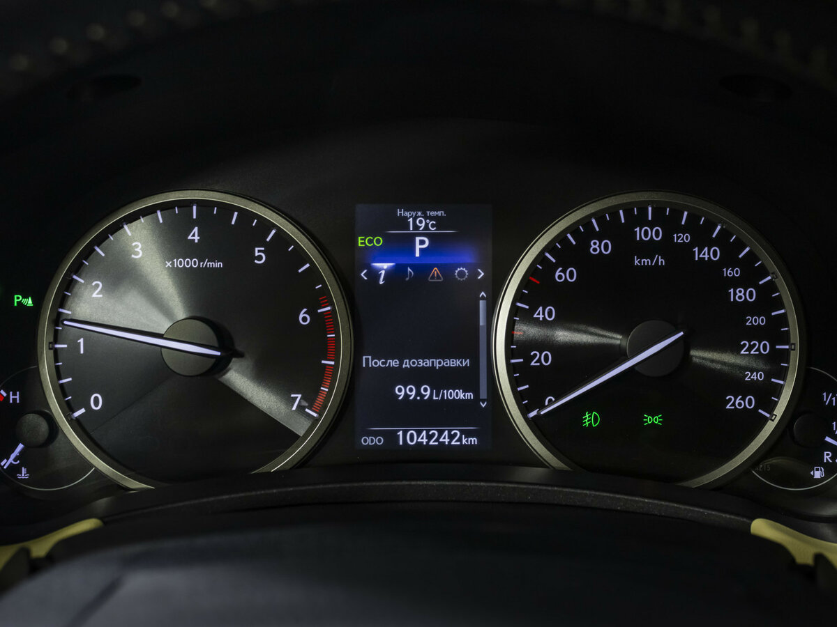 Lexus NX с пробегом — 2015 год. Фото: #8