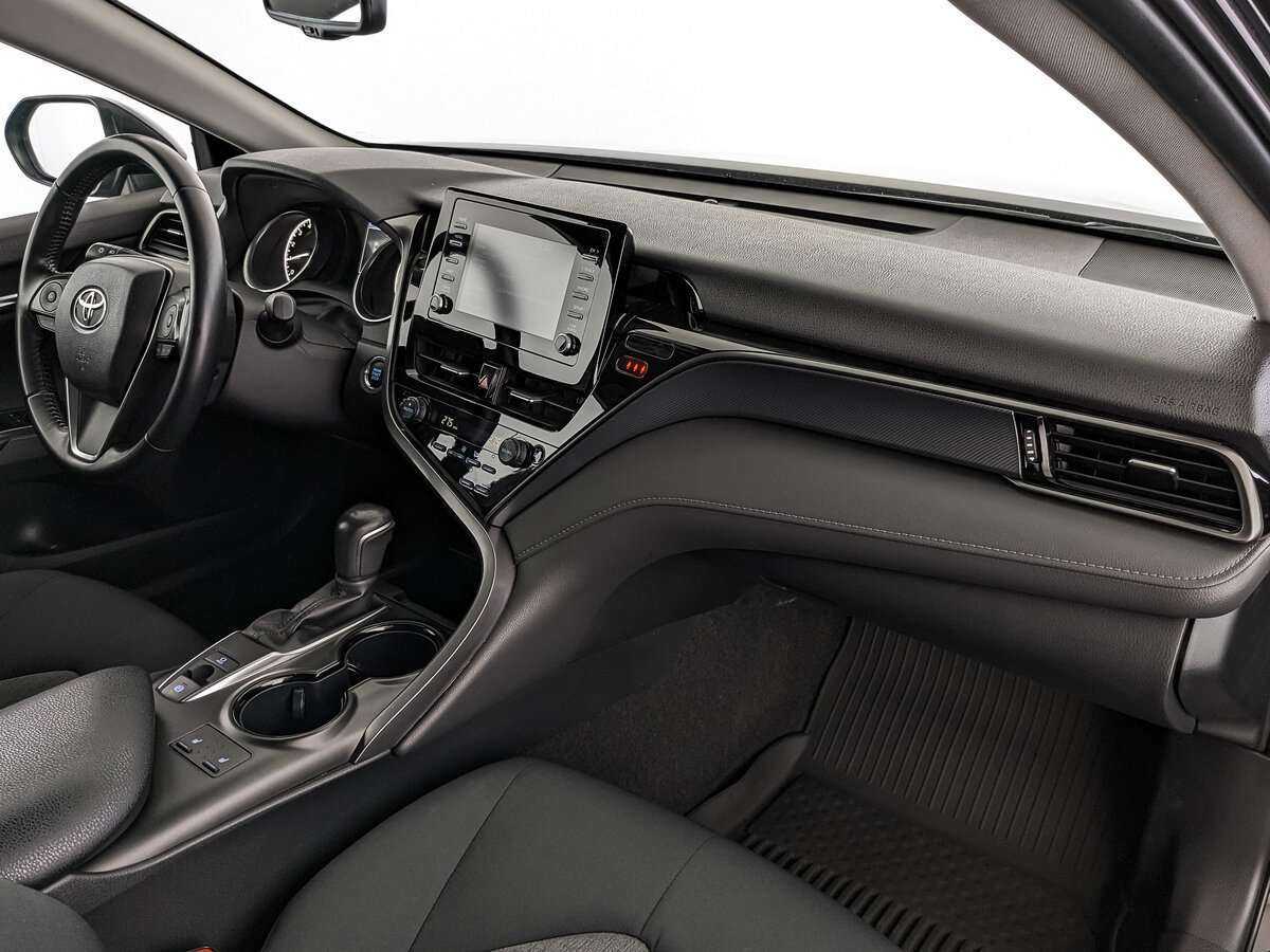 Toyota Camry с пробегом — 2021 год. Фото: #8