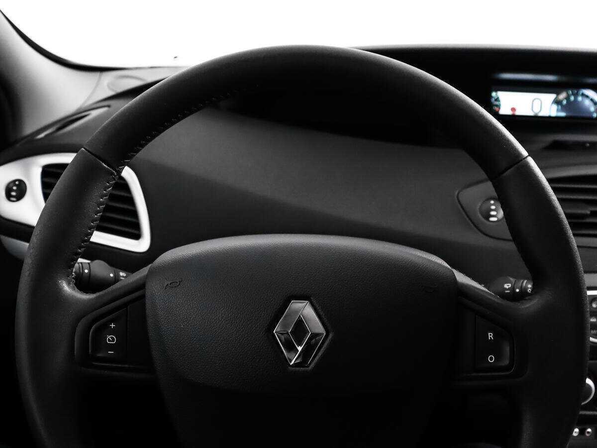 Renault Scenic с пробегом — 2011 год. Фото: #16