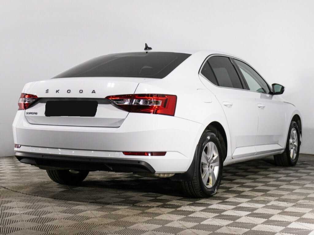 Skoda Superb с пробегом — 2021 год. Фото: #4