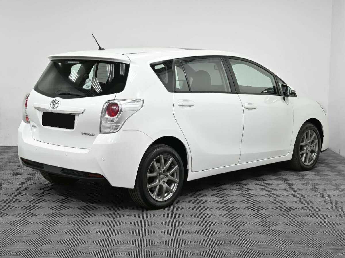 Toyota Verso с пробегом — 2015 год. Фото: #1