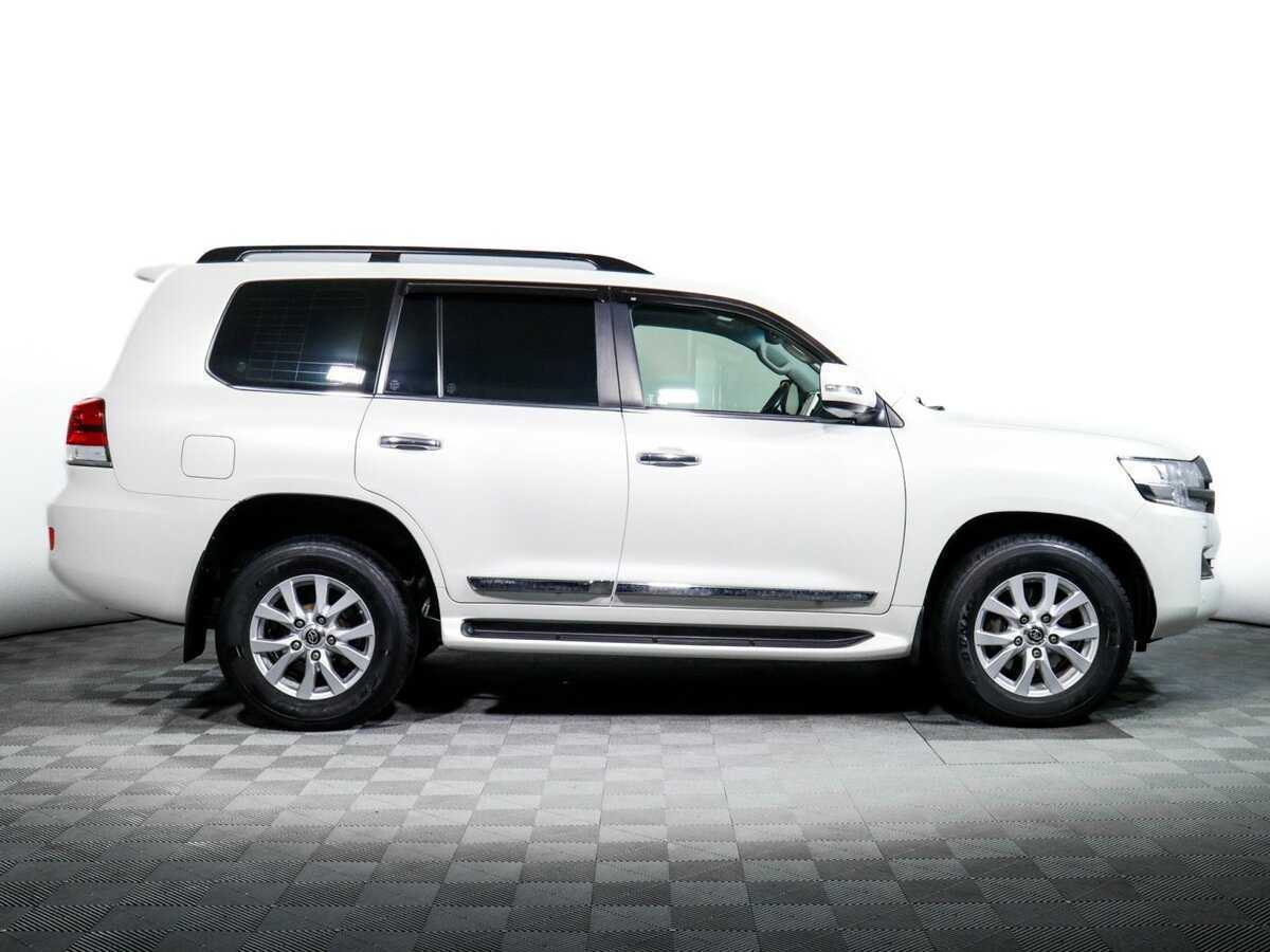 Toyota Land Cruiser с пробегом — 2016 год. Фото: #3
