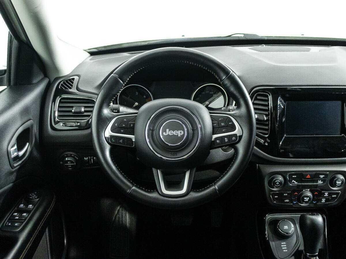 Jeep Compass с пробегом — 2017 год. Фото: #17