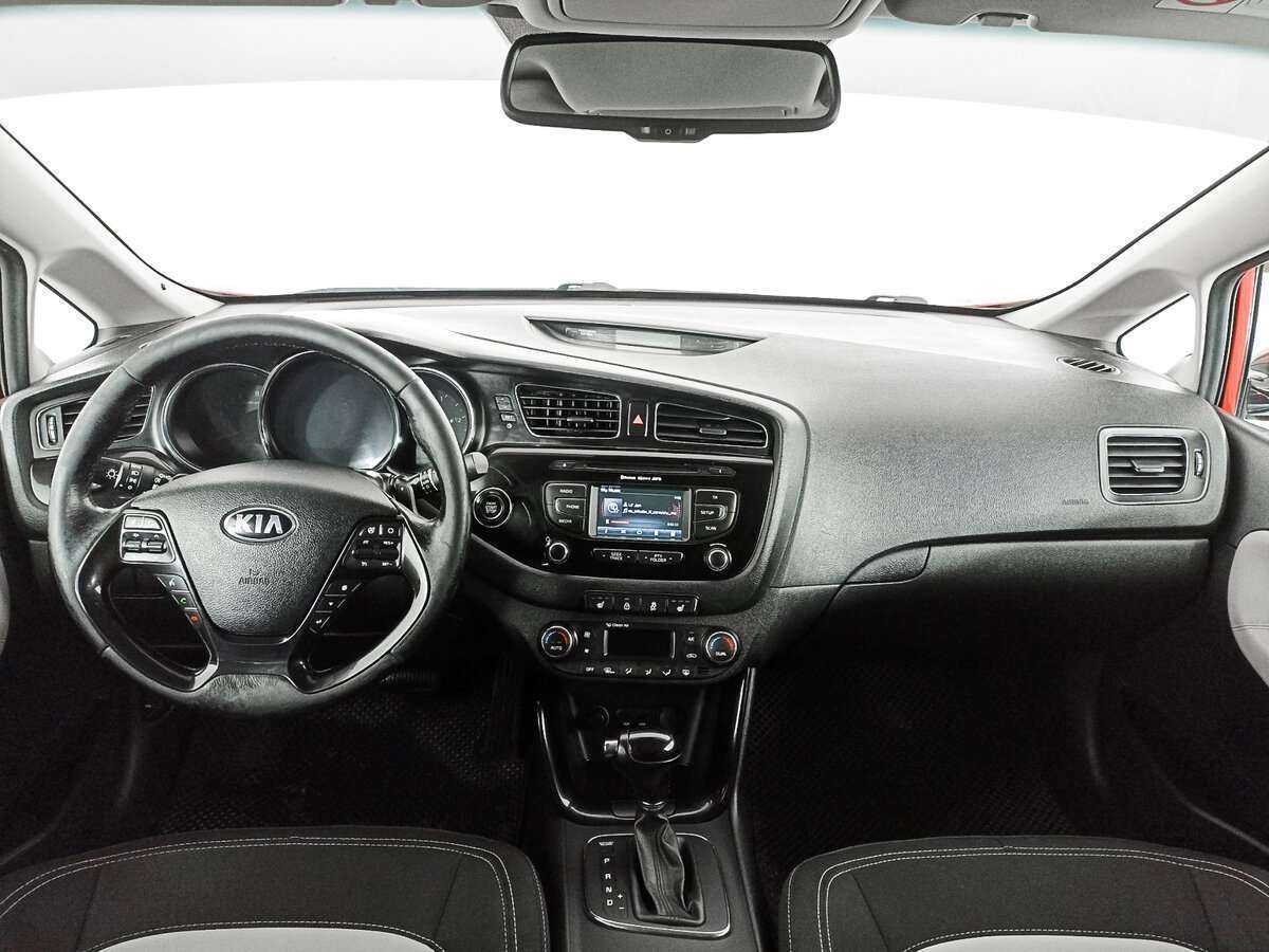 Kia Ceed с пробегом — 2014 год. Фото: #11