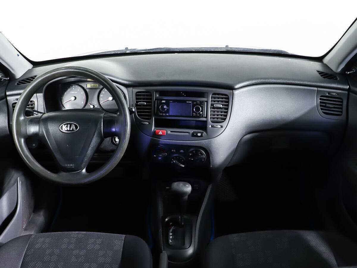 Kia Rio с пробегом — 2006 год. Фото: #10
