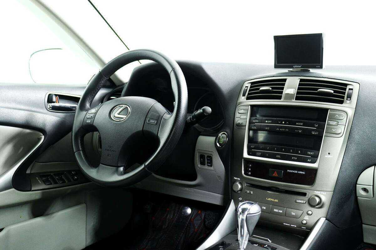 Lexus IS с пробегом — 2006 год. Фото: #8
