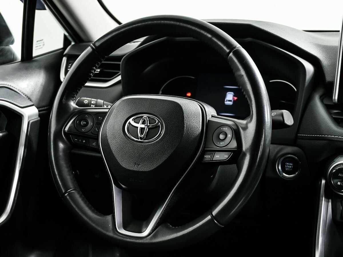 Toyota RAV4 с пробегом — 2021 год. Фото: #11