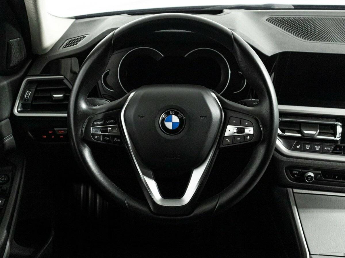 BMW 3 серии с пробегом — 2019 год. Фото: #23