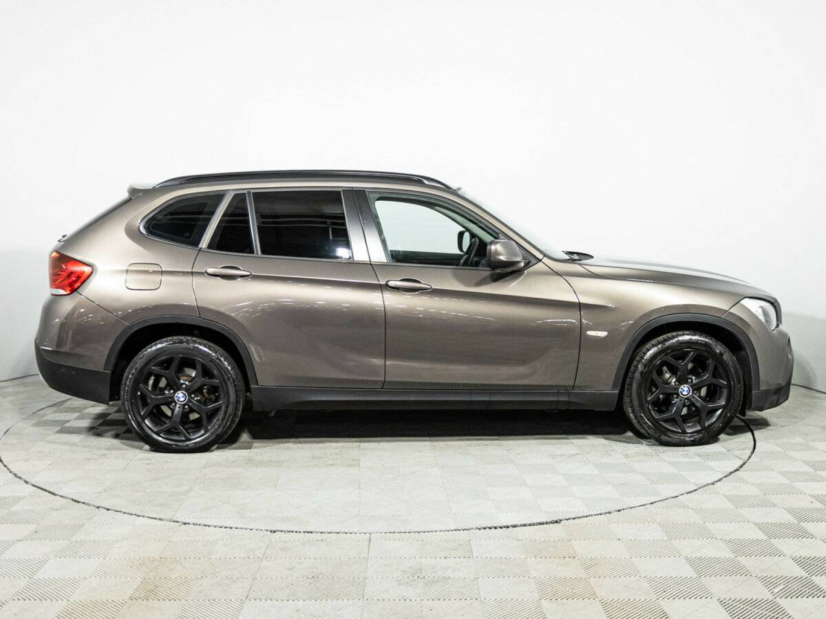 BMW X1 с пробегом — 2011 год. Фото: #3
