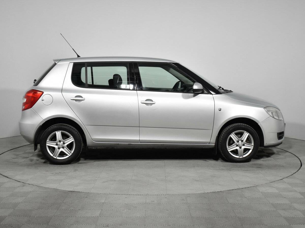 Skoda Fabia с пробегом — 2009 год. Фото: #3