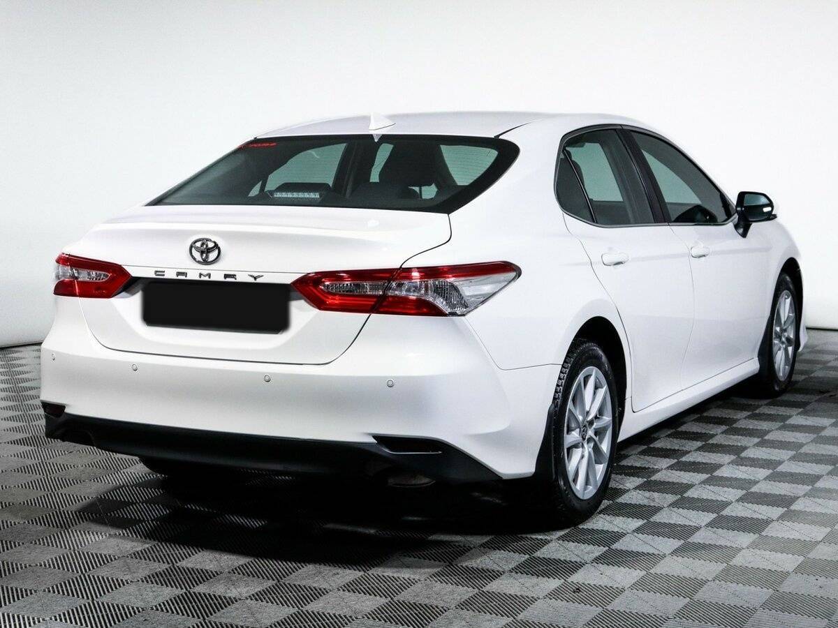 Toyota Camry с пробегом — 2021 год. Фото: #4