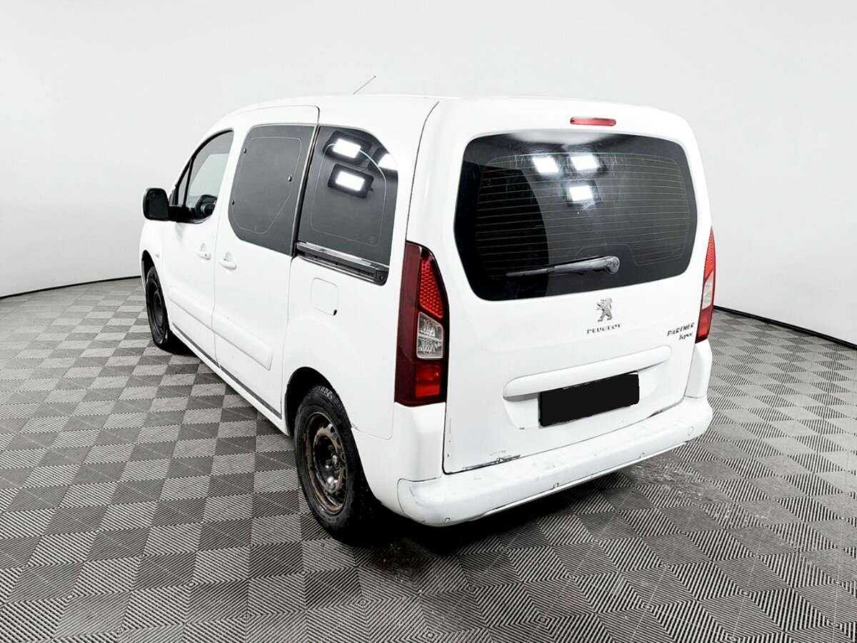 Peugeot Partner с пробегом — 2012 год. Фото: #6