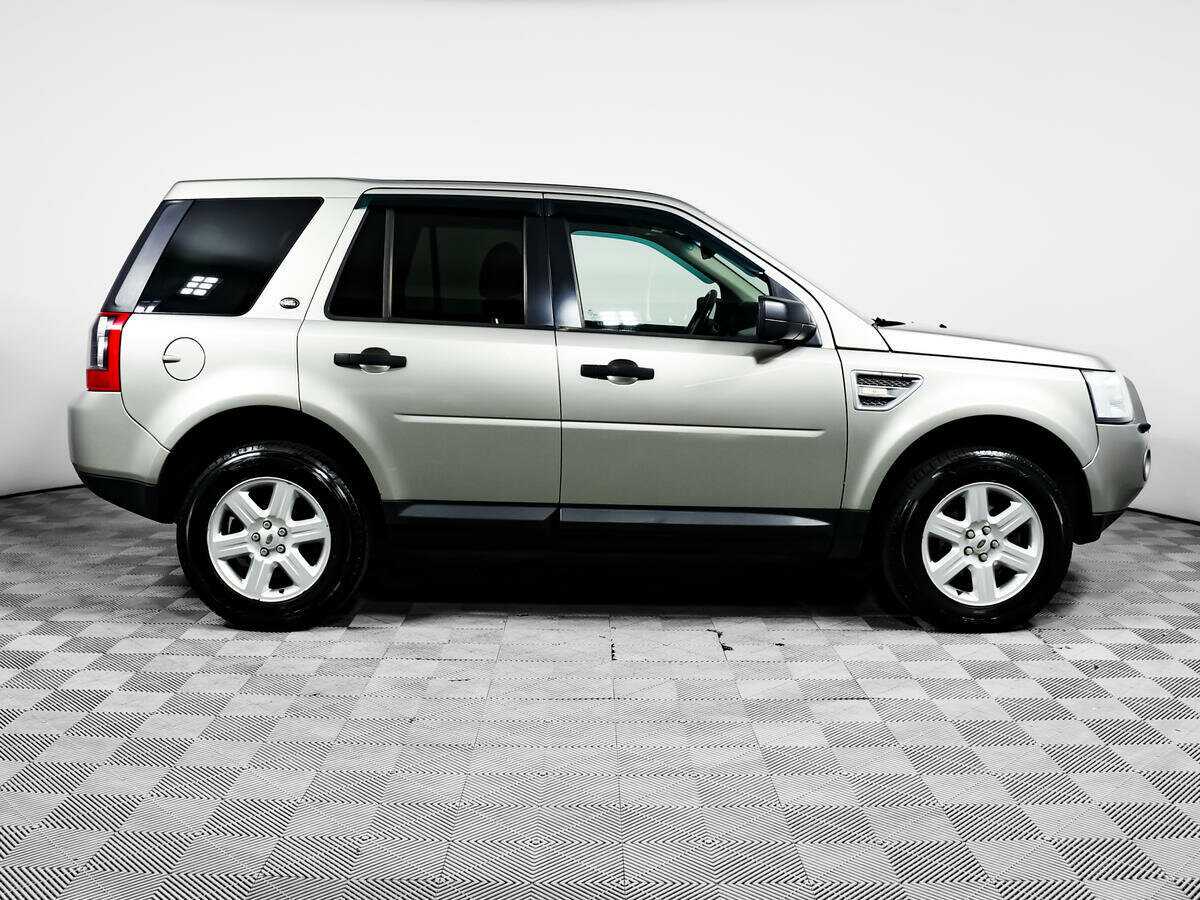 Land Rover Freelander с пробегом — 2010 год. Фото: #3