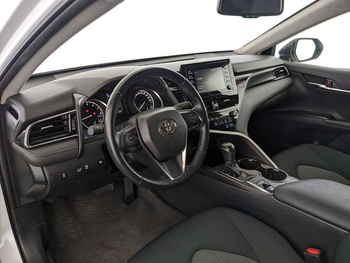Toyota Camry с пробегом — 2022 год. Фото: #10
