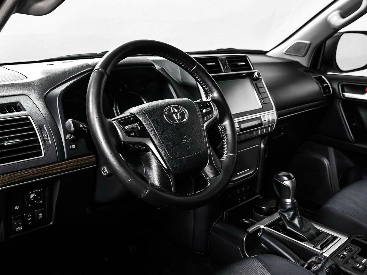 Toyota Land Cruiser Prado с пробегом — 2017 год. Фото: #12