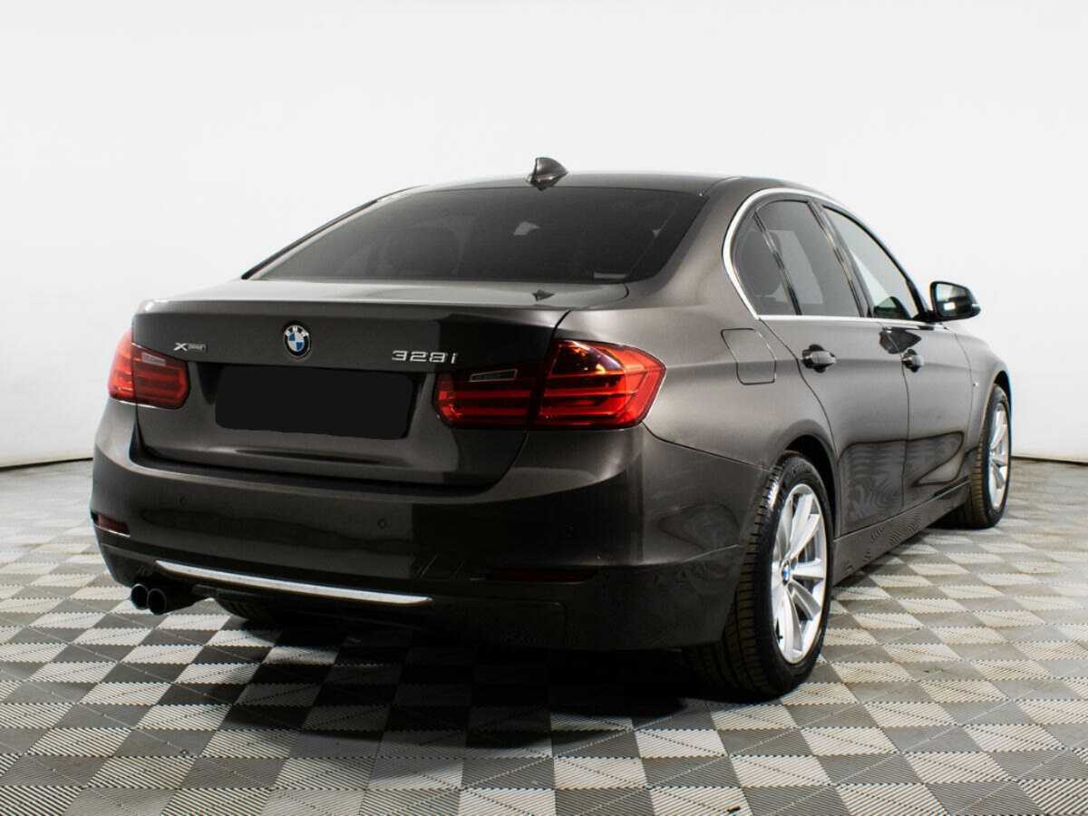 BMW 3 серии с пробегом — 2013 год. Фото: #4