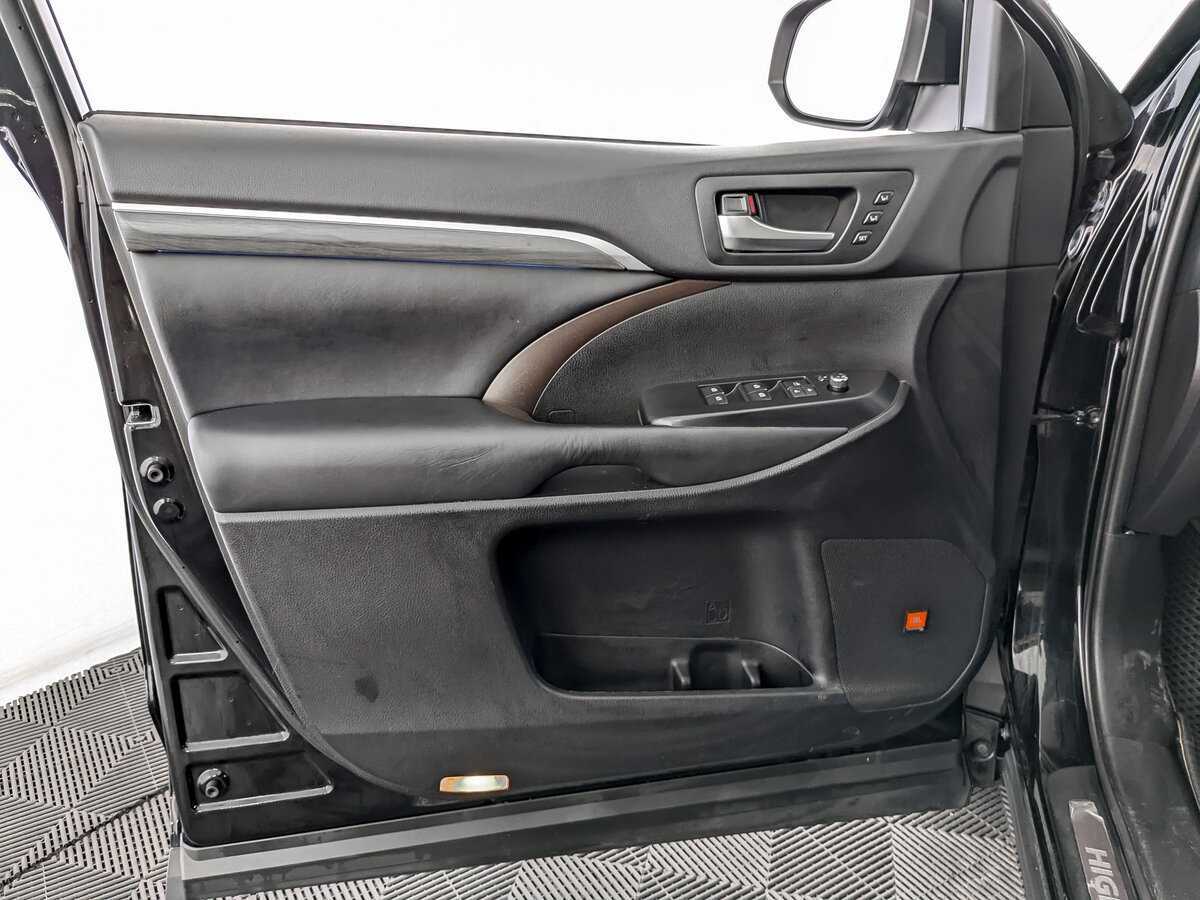 Toyota Highlander с пробегом — 2019 год. Фото: #14